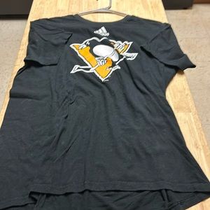 Penguins tee